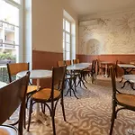 Louvia Hotel 2*