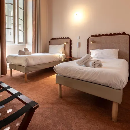 Louvia Hotel 2*